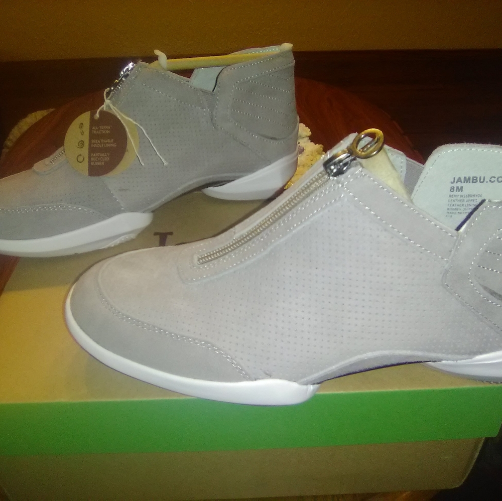 BNIB women's sz 8M Jambu light taupe Remy shoes